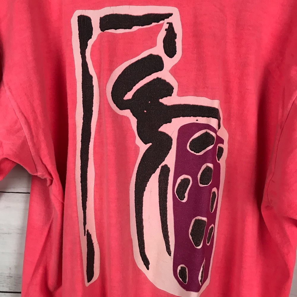 Vintage 1990s RARE Nike Art T-Shirt - Picture 4 of 8